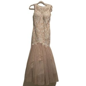 Xscape‎ Dress Size 8 Beige White Lace Mermaid Prom Formal Sleeveless